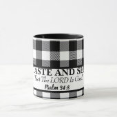 味と主が良い、黒と白であることを見なさい マグカップ (中央)