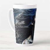 呼吸して解放する |美しいEtherealの女性 カフェラテマグ (左アングル)