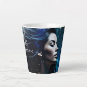 呼吸して解放する |美しいEtherealの女性 カフェラテマグ (正面)