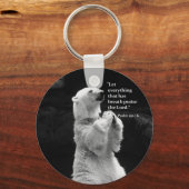 呼吸のあるすべてのものを通すキーチェーン キーホルダー (正面)