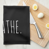 呼吸文字オンブラック キッチンタオル (四つ折り)
