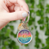 呼吸、受け信じ取り – Premium Round Keychain キーホルダー (手)