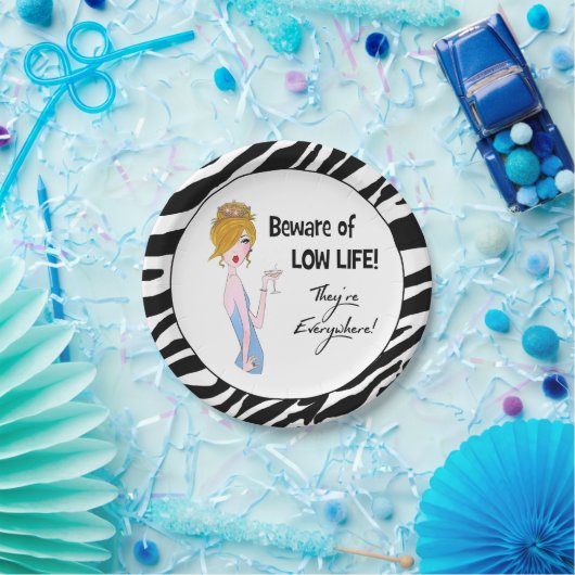 命が下がらないように注意せよ彼らは至る所にいる！ ペーパープレート (パーティー)