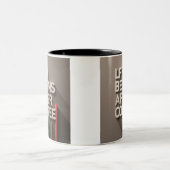 命はコーヒーの後に始まる ツートーンマグカップ (中央)