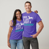 命を救おう 犬を飼おう ダックスフンド 救われた犬 Tシャツ (ユニセックス)