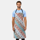 和紙テープエプロン – 夏のクリエイティブキッチン エプロン (着用した状態)