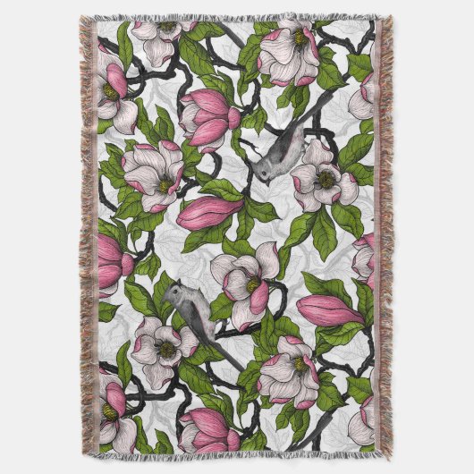 咲き誇るホオノキとタイトネズミ スローブランケット (正面縦)