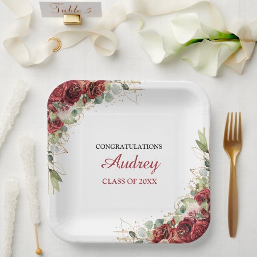 咲き誇る赤いバラの記念日 ペーパープレート (ウェディング)