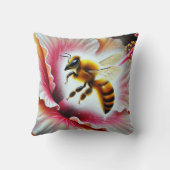 咲くハイビスカスの花を受粉させるミツバチ クッション (裏面)