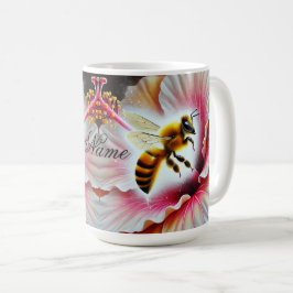 咲くハイビスカスの花を受粉させるミツバチ コーヒーマグカップ