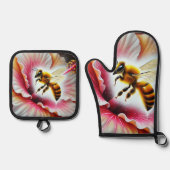 咲くハイビスカスの花を受粉させるミツバチ 鍋つかみ&鍋敷きセット (正面)