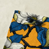 咲くマグノリアとタイトマウスの鳥3 ビーチタオル (インサイチュ)