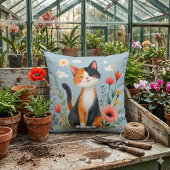 咲く庭で微笑む三毛猫 クッション