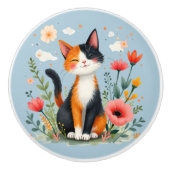 咲く庭で微笑む三毛猫 セラミックノブ (正面)