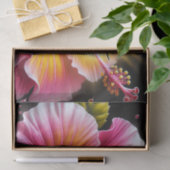 咲く明るいハイビスカスにミツバチの受粉 薄葉紙 (ギフト)