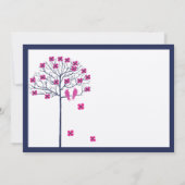 咲く木の上の海軍とピンクのヴィンテージの鳥 招待状 (裏面)