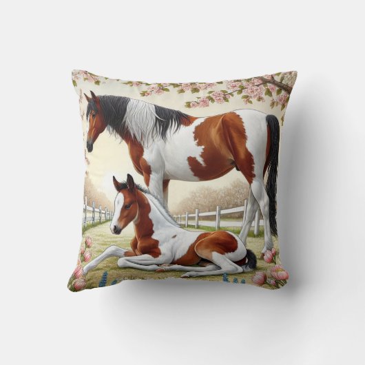咲く果樹園の美しい馬と馬 クッション (裏面)