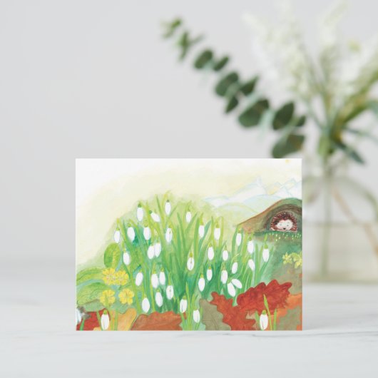 咲く雪とハリネズミのイラストレーション シーズンポストカード (スタンド正面)