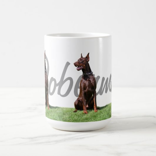 品種名前のグラフィックのマグを持つ赤い(犬)ドーベルマン・ピンシェル コーヒーマグカップ (中央)