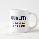 品質引用文、品質は行為ではない習慣である ジャンボコーヒーマグカップ (右)