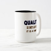 品質引用文、品質は行為ではない習慣である ツートーンマグカップ (正面右)