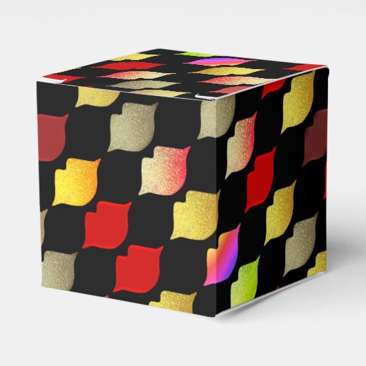 唇の色づかい フェイバーボックス (正面サイド)