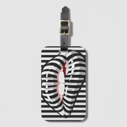 唇を剥ぎ取った ラゲッジタグ (正面縦)