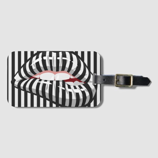 唇を剥ぎ取った ラゲッジタグ (正面横)