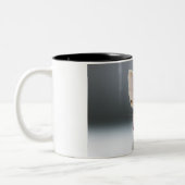 唇を舐めている白いチワワ ツートーンマグカップ (左)