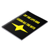 唇を閉じて 黒地に黄色の文字のデザイン ノートブック (左側)