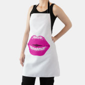 唇キスをするピンク エプロン (インサイチュ)