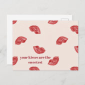 唇キスをする赤のベージュ色の大きなバレンタイン シーズンポストカード (正面/裏面)