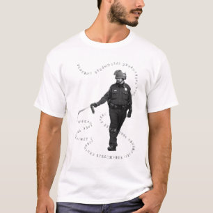 唐辛子スプレーのねじれの言論の自由 Tシャツ