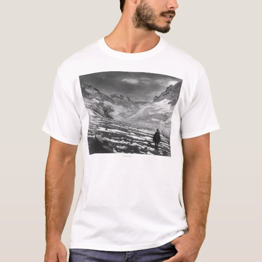 唐辛子Photograpのアコンカグア川の谷のハイカー Tシャツ (正面)