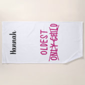 唯一の子が交差している最古の人 ビーチタオル (正面)