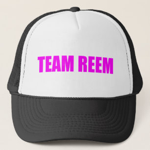 唯一の方法はEssexのチームReem TOWIE Joeyです キャップ