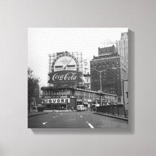 商業の看板のあるアメリカの都市 キャンバスプリント