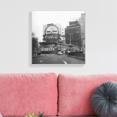 商業の看板のあるアメリカの都市 キャンバスプリント (インサイチュ (リビング))