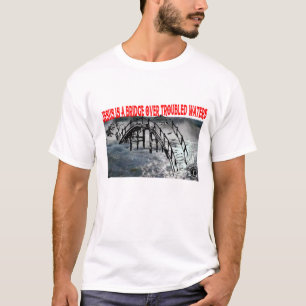 問題の多い海に橋を渡す Tシャツ