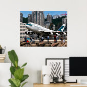 啓徳空港に着陸するボーイング747 ポスター (ホームオフィス)