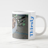 喉の渇いた蝶と妖精 ジャンボコーヒーマグカップ (右)