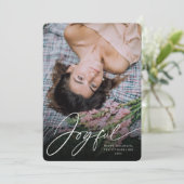 喜ばしい手書きスクリプトスタイリッシュクリスマスフォト シーズンカード (スタンド正面)