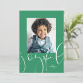 喜びに満ちたモダンなスクリプトの写真1枚 緑のクリスマス シーズンカード (スタンド正面)