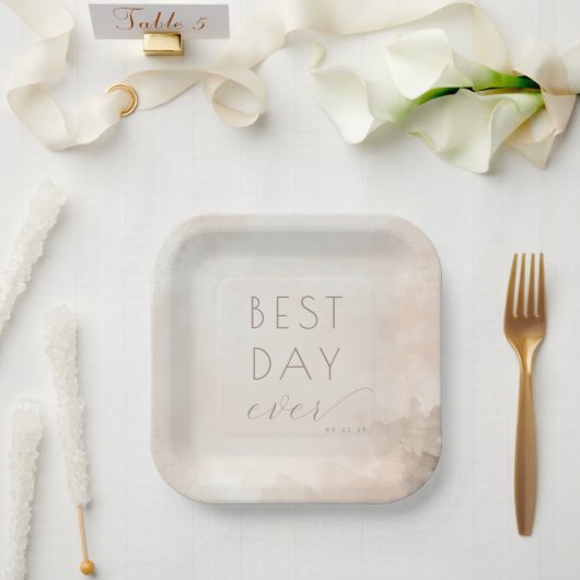 喜びのベージュ水彩お祝い ペーパープレート (ウェディング)