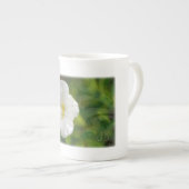 喜びのペチュニア ボーンチャイナマグカップ (正面右)