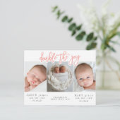 喜びの双子の誕生の発表はがきを2倍にする ポストカード (スタンド正面)