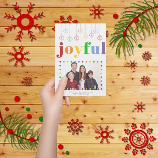 喜びカラフルのタイポグラフィ、クリスマスボール写真 シーズンカード