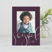 喜びモダンのスクリプト梅1枚の写真クリスマス シーズンカード (スタンド正面)