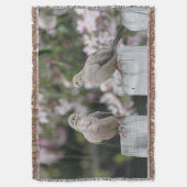 喪に服した鳩の写真 スローブランケット (正面縦)