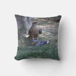 喪に服す鳩になる悪い日 – 《鳥》ハヤブサの閉鎖 クッション